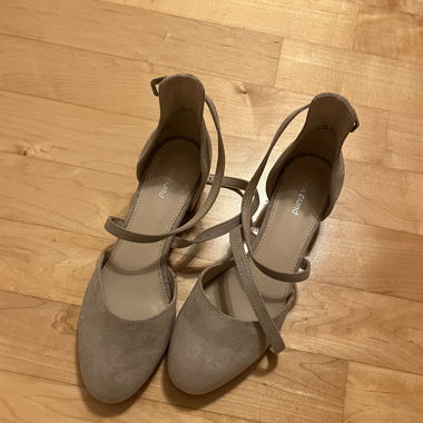 Elegante offene Schuhe