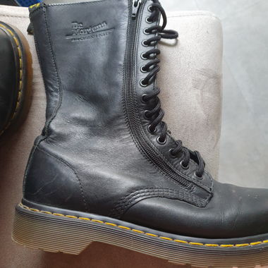 Schwarze Dr. Martens Stiefel