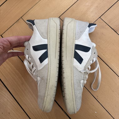 VEJA Sneakers in Beige