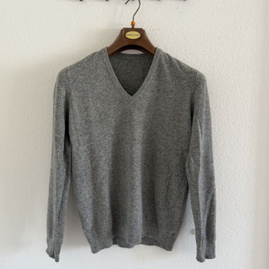 Grau melierter V-Ausschnitt-Pullover