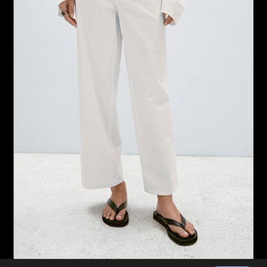 Pantaloni bianchi a gamba dritta cropped di Massimo Dutti