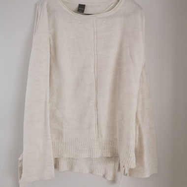 Cremefarbener Strickpullover mit Bindeband