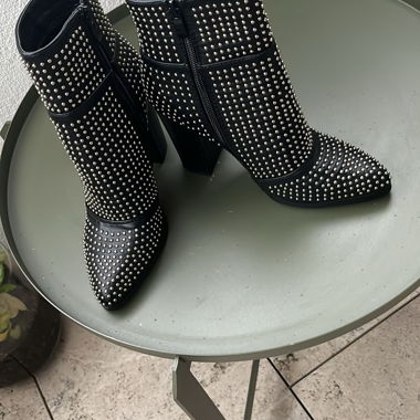 STIVALETTI NUOVI CON BORCHIE – TAGLIA 36 