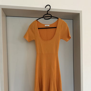 Oranges Strickkleid von Sandro