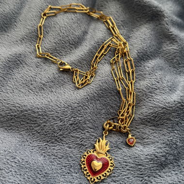 Collana con ciondolo a cuore dorato