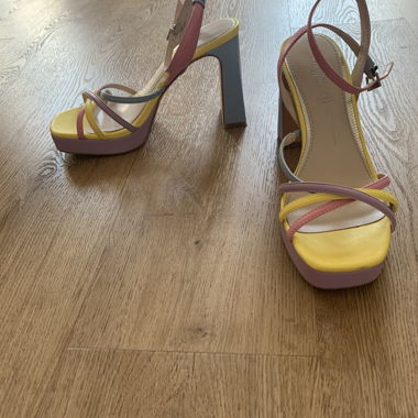 Buffalo Veganleder Buntfarbige Sandalen mit Absatz