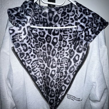 Kapuzenjacke mit Leoparden-Fleece-Innenfutter