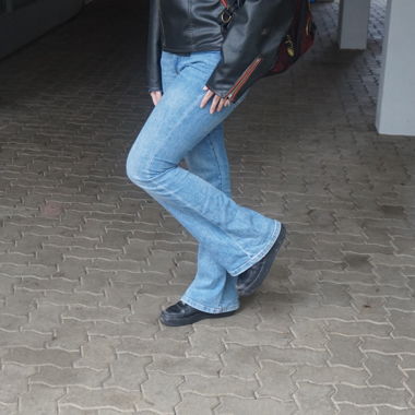 Jeans a zampa azzurro chiaro