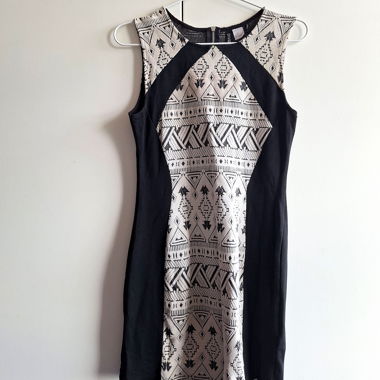 Schwarz-weisses Kleid