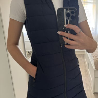 Gilet imbottito con cappuccio