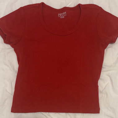Rotes Basic-Crop-Top