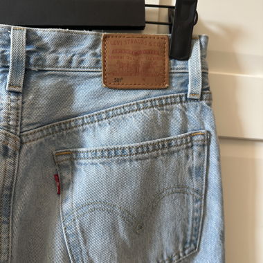 LEVI’S 501 W25 L26 