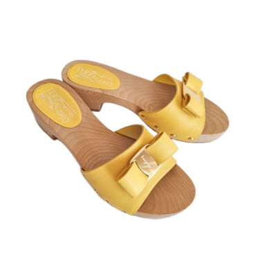 Mules mit Holzsohle