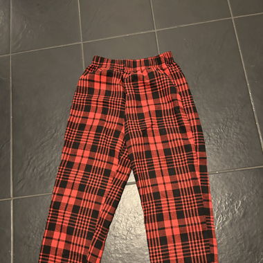 Rot kartierte Pyjama Hosen