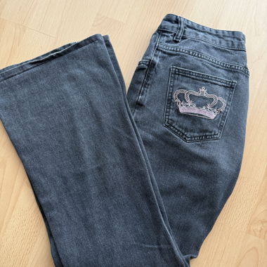 Baggy Jeans con ricamo