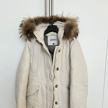 Stylische Winterjacke mit Kunstfellkapuze