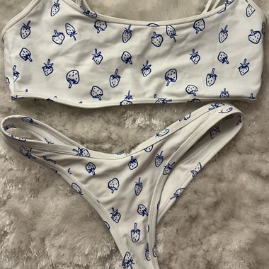 Bikini Nom originals white berries SOLO top M