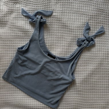 Blaues Monki Crop Top mit Schleifen, Gr. L