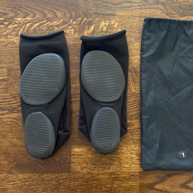 YEZZY pods size 1 