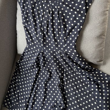 Robe à pois bleu-blanc