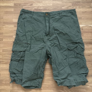 Berlmuda cargo verde
