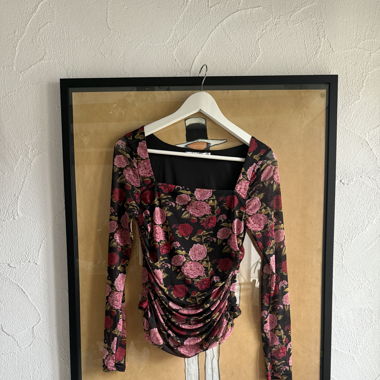 NA-KD longsleeve floral
