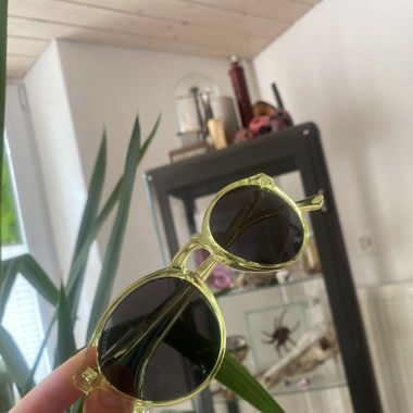 Yellow sun glasses 
