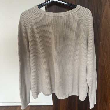 Beige knit jumper by Marc O’Polo