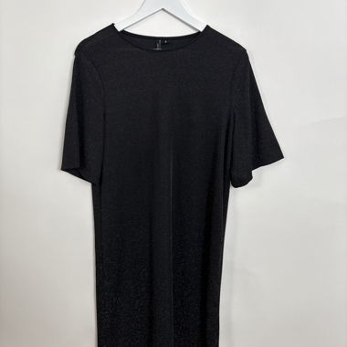 Abito nero con maniche corte effetto shimmer