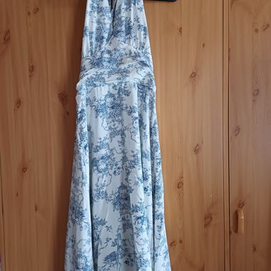 vestito bianco e blu