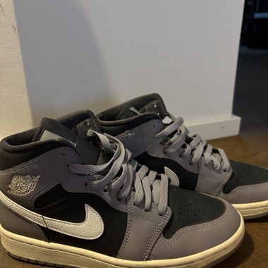 Nike Air Jordan 1