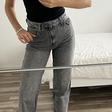 Grey washed jeans 