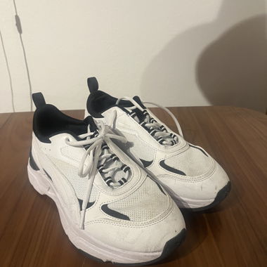 Sneaker