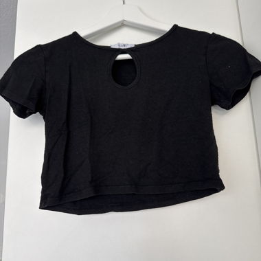 Basic black crop top