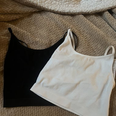 Zwei Croptops