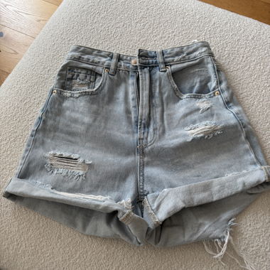 Short en jean Stradivarius 