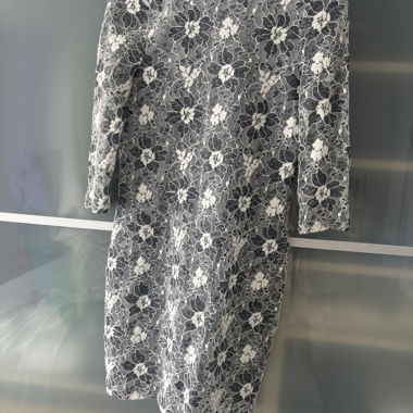 Robe en dentelle à motif floral