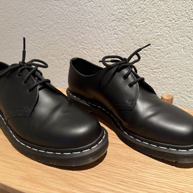 Dr. Martens 1461 con cuciture bianche, taglia 45
