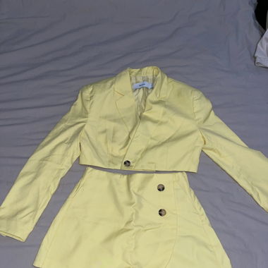 Ensemble blazer court et jupe short