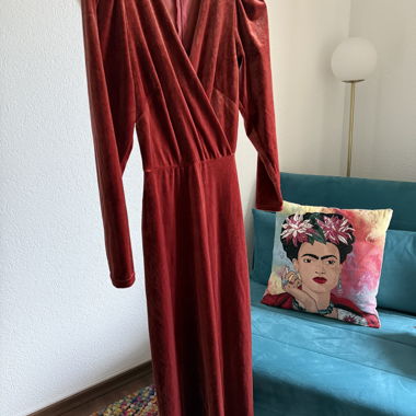 Velvet dress, flowing