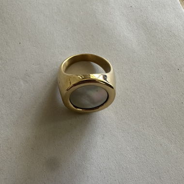 Gold-tone mother-of-pearl ring size 8