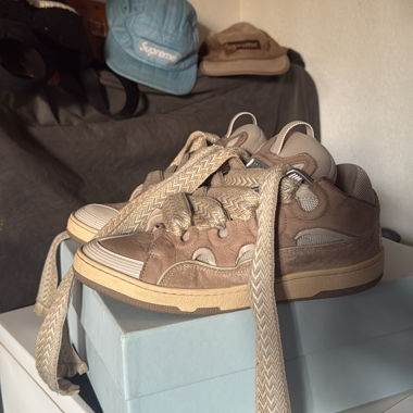 Lanvin Curb