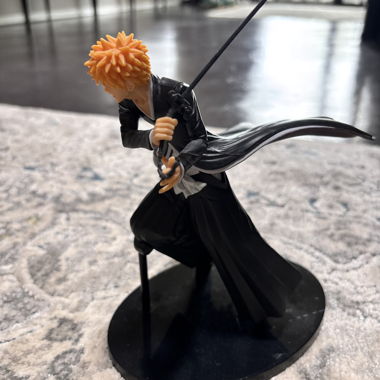 Figurine d'épée d'anime