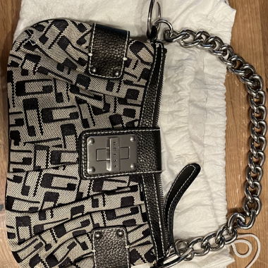 Guess handbag with chain strap