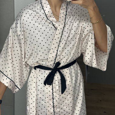 Kimono peignoir en satin rose bébé