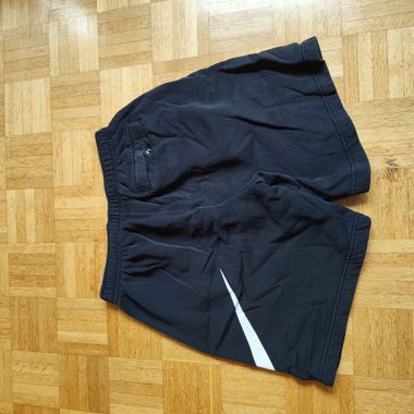 Shorts noirs Nike avec logo