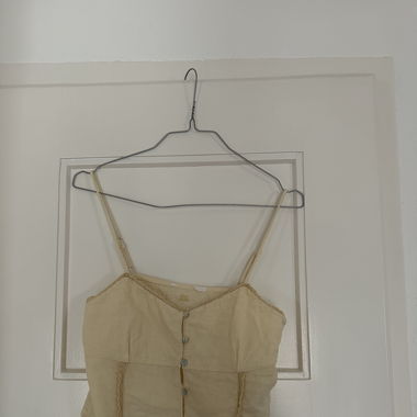 Top butter yellow