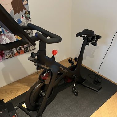 Peloton Bike mit Touchscreen