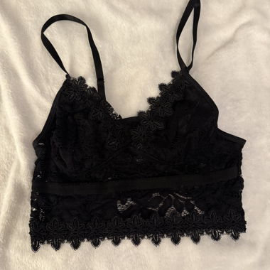 Top nero in pizzo
