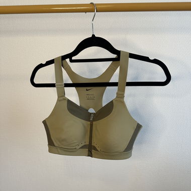Nike high support bra